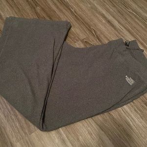 Women’s size large pants. Thin & comfy material. The North Face brand